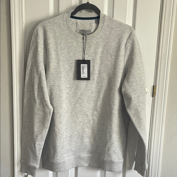 Gray Crewneck Sweater with Long Sleeves
